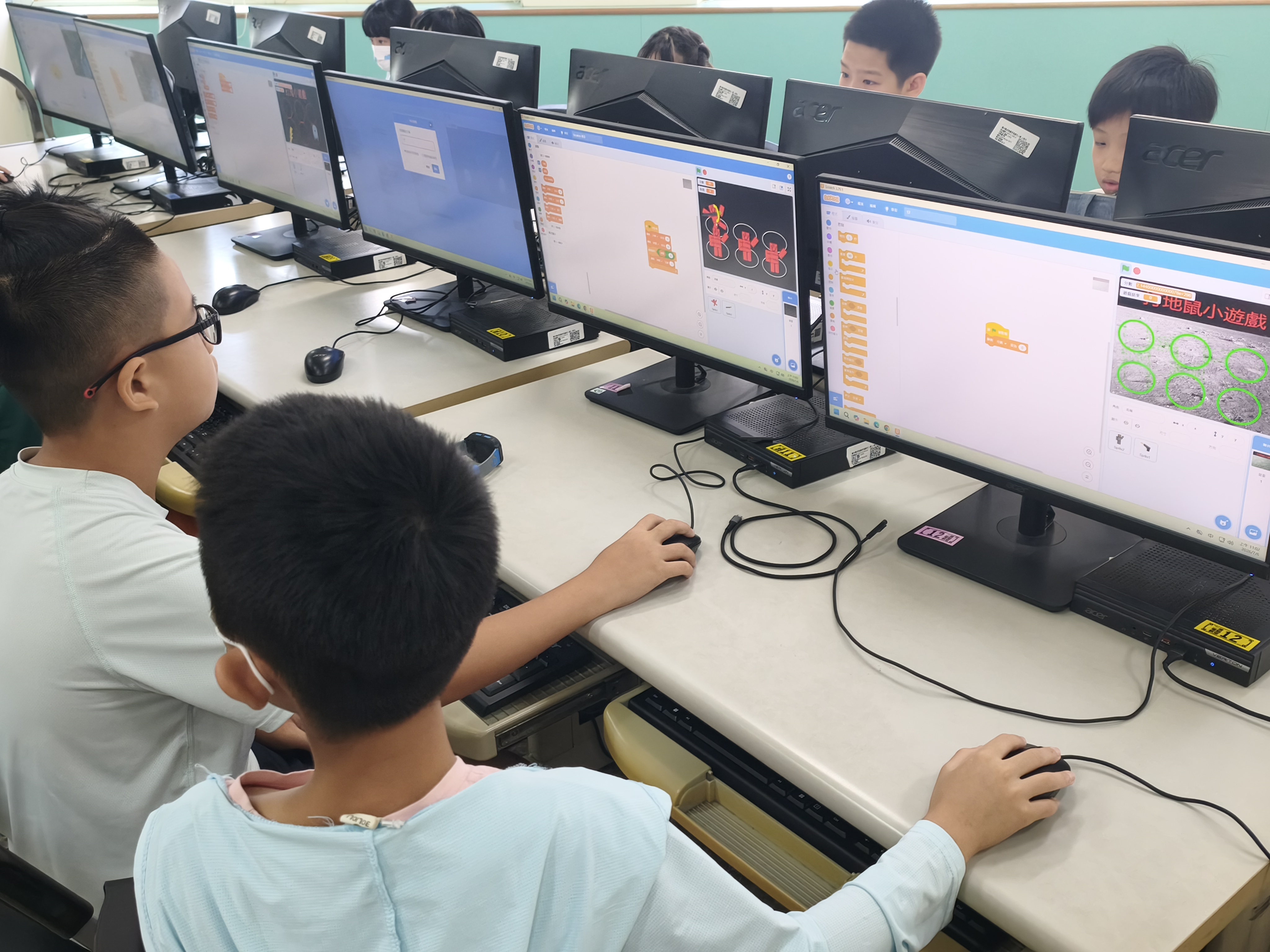 學生測試打地鼠遊戲