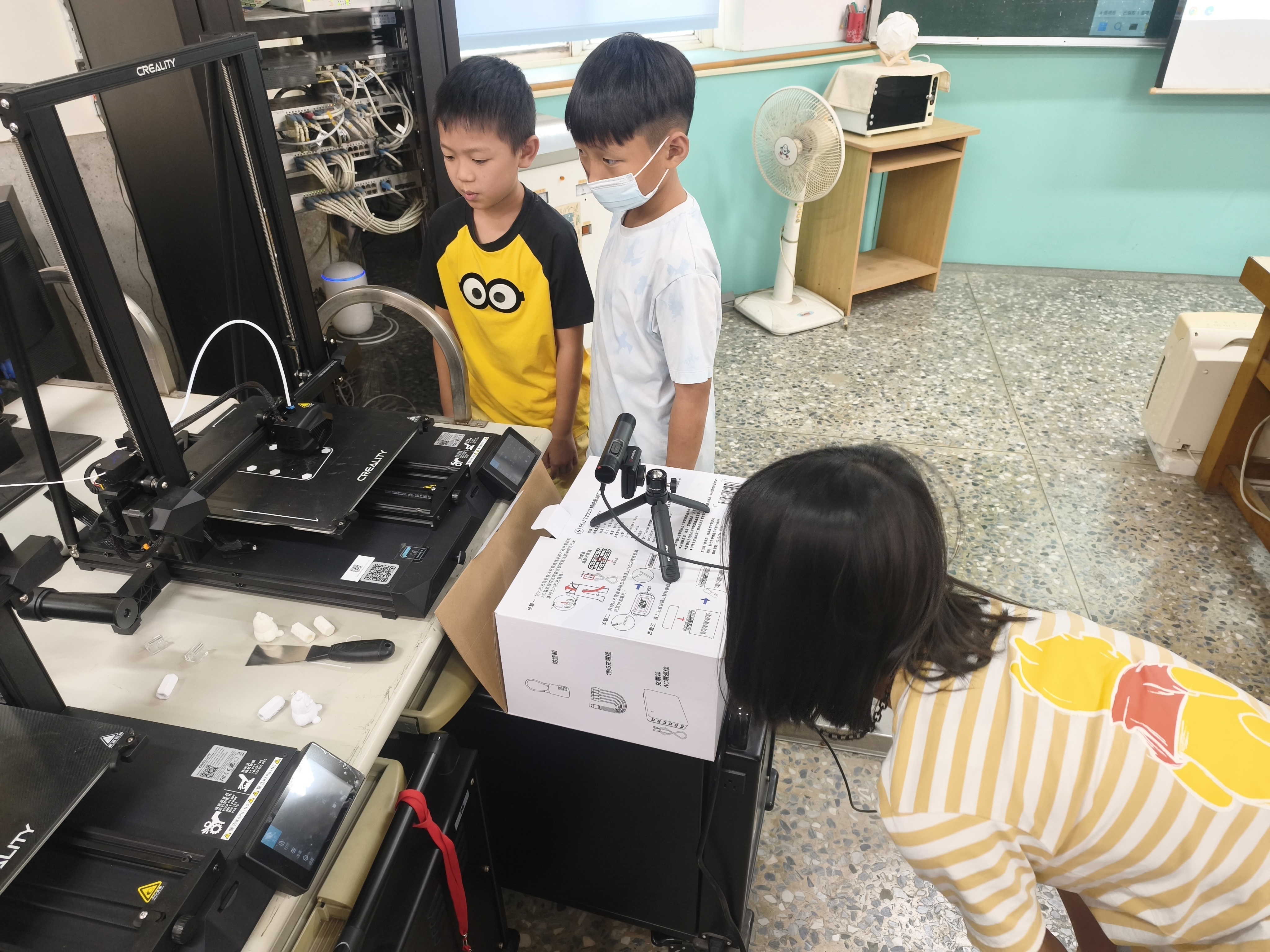 學生觀察列印過程與工具