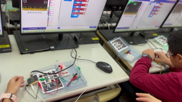 micro:bit 接線與程式操作